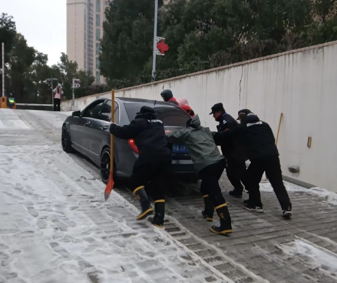 当前头条：冻的雨遇到热的城！遇事争着出把力，这很武汉