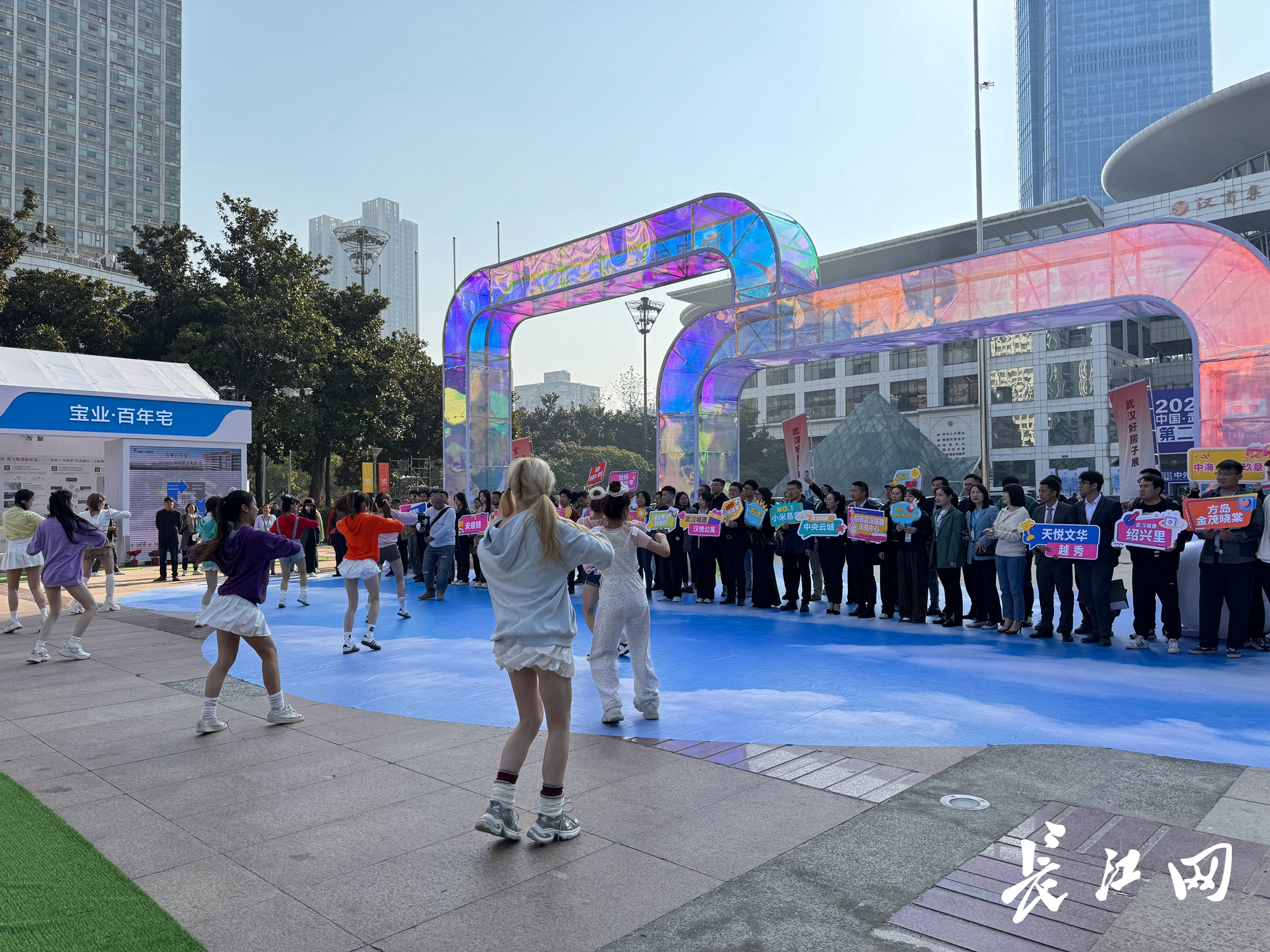 武汉楼市10月成交破万,今起“好房子”扎堆亮相武展-长江网