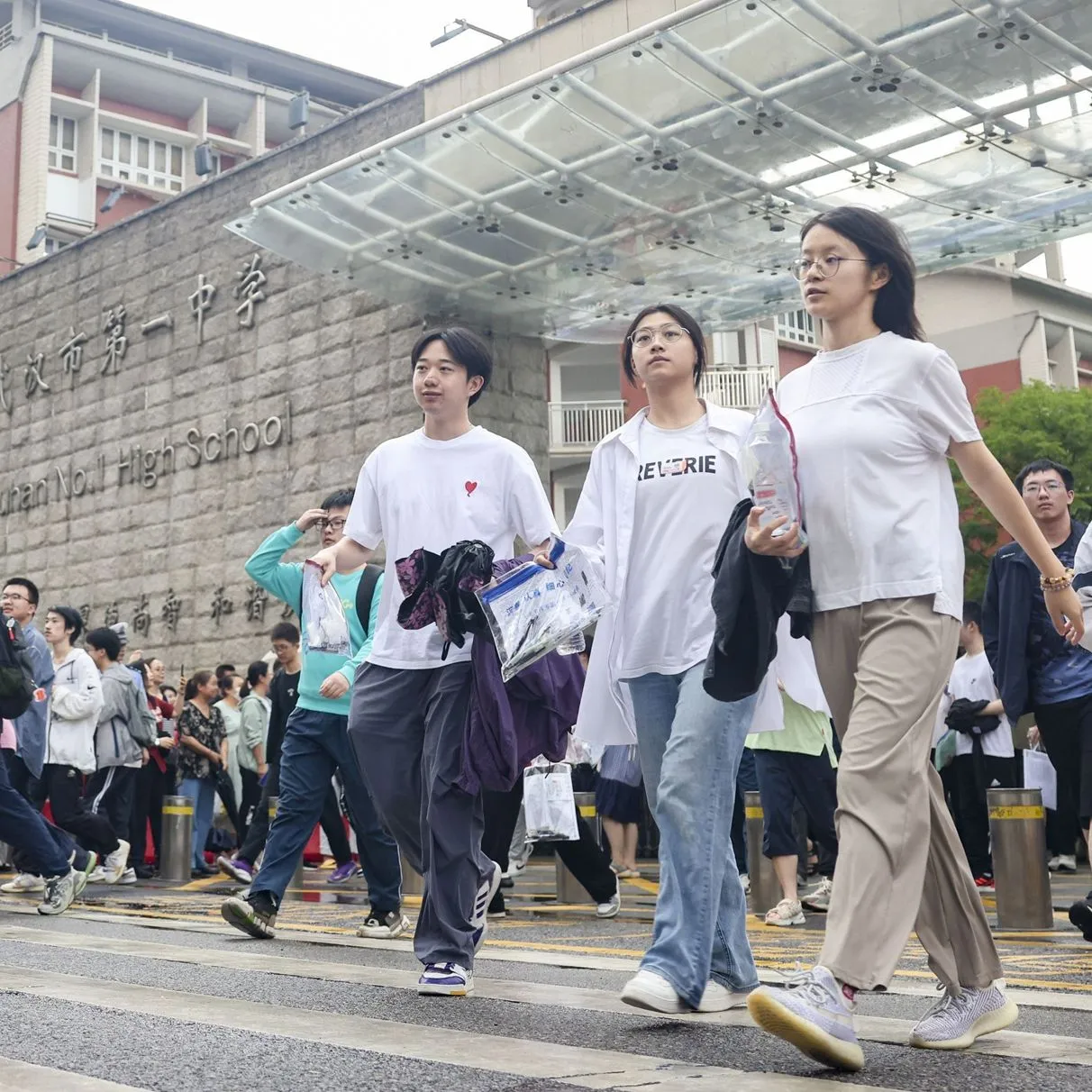全国多地高考今日结束，考后要警惕“高价辅导”陷阱