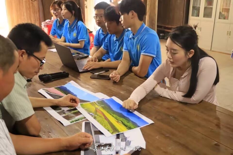 座谈会2.jpg