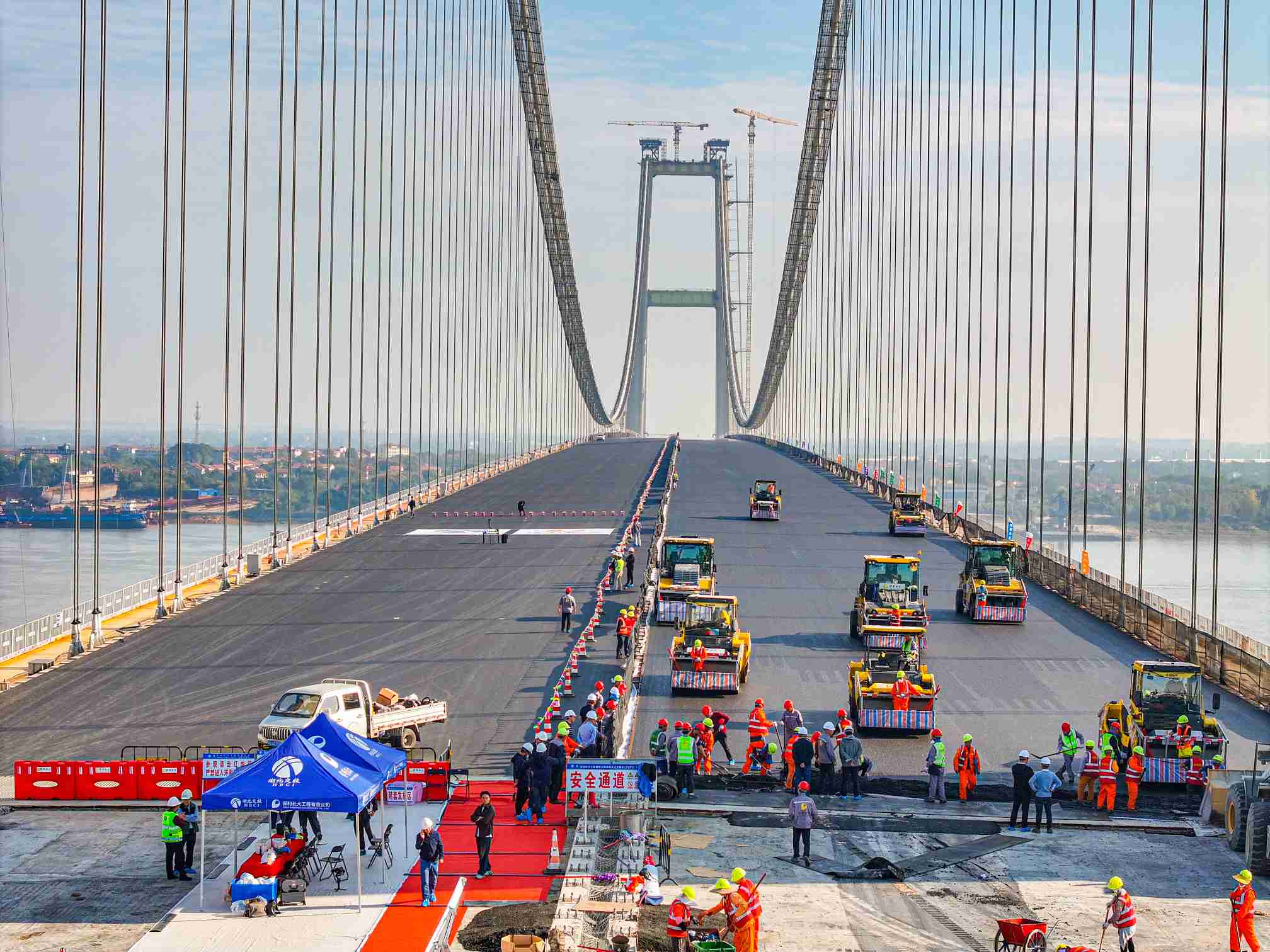 主桥铺装圆满成功精选图片 (7)