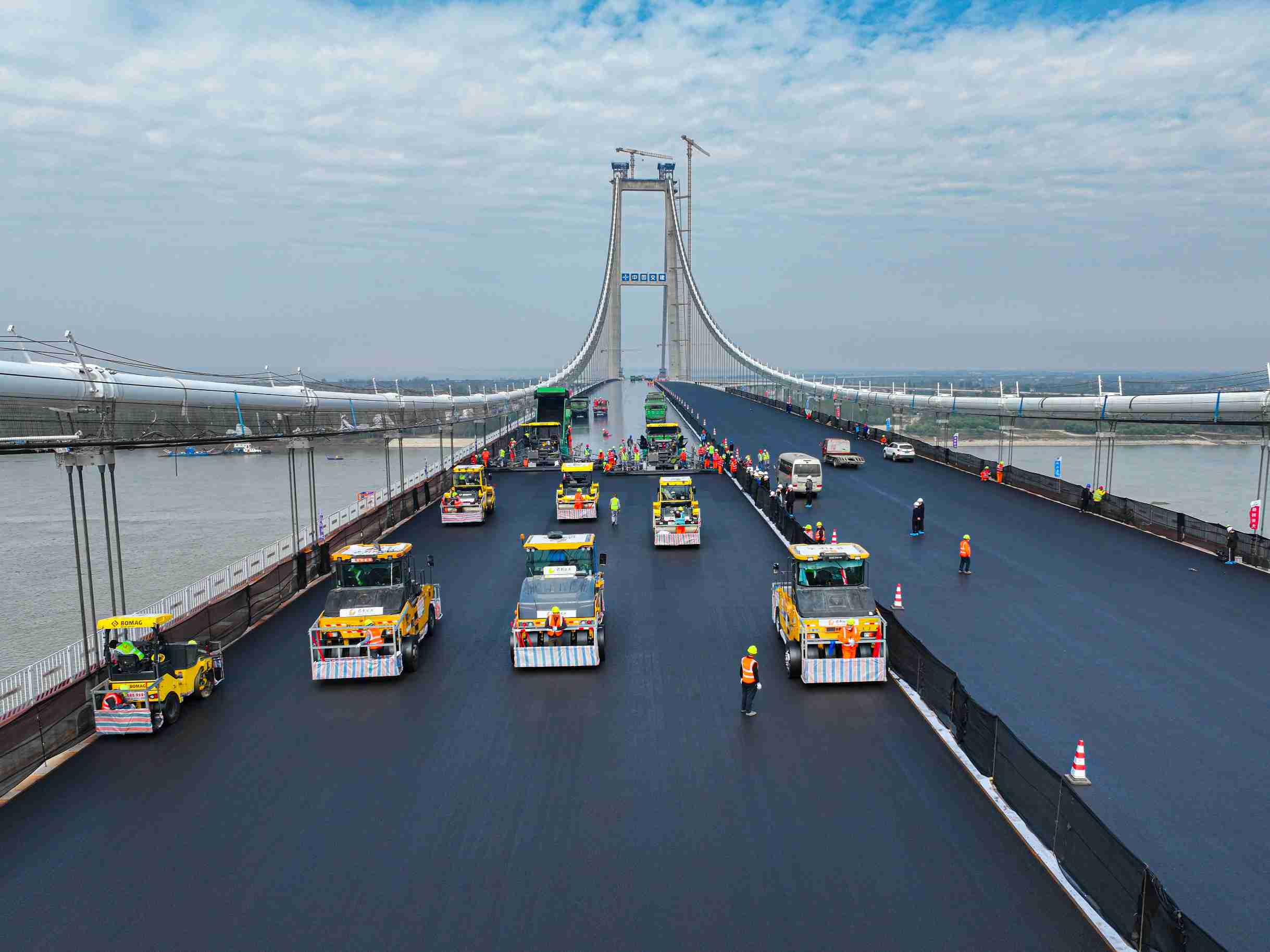 主桥铺装圆满成功精选图片 (2)