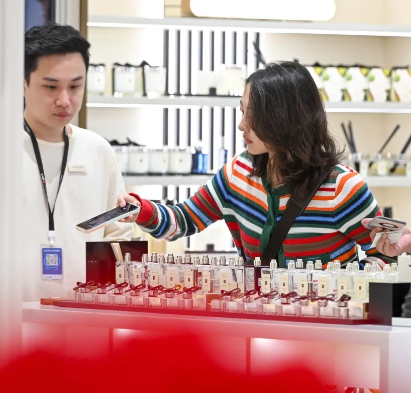 20余天近40亿元！封关后平均每天有2.4万人在海南免税购物