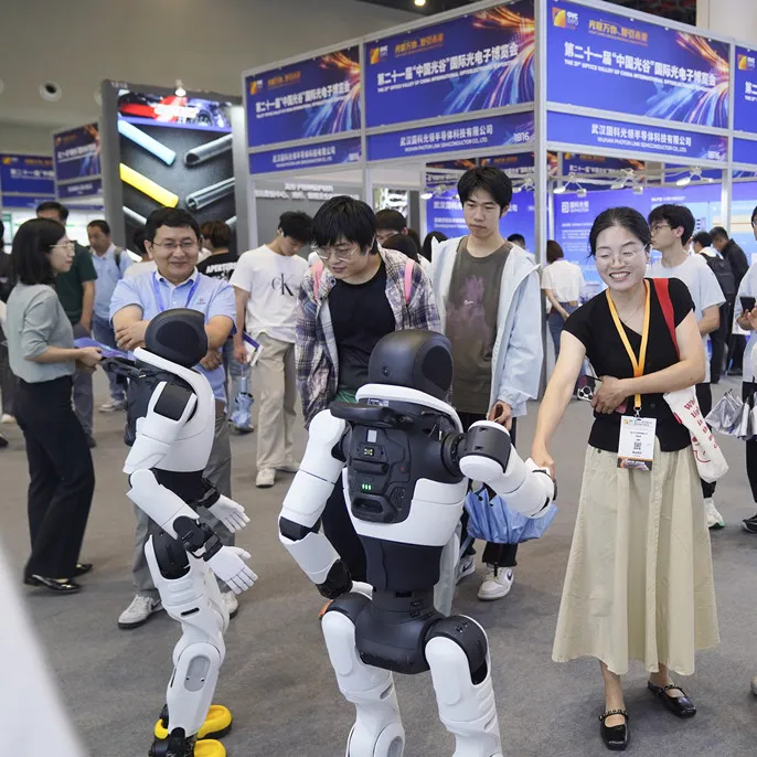 全球买家现场“速配” 光博会预计达成百项跨境合作