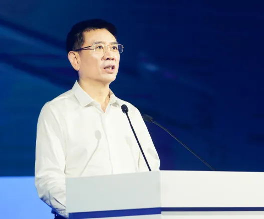 黄立:三种身份三个领域皆行业领先-长江网